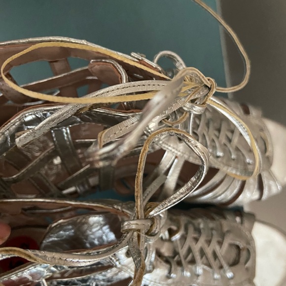 Vince Camuto silver lace up heels size 5.5/6 - Picture 7 of 7